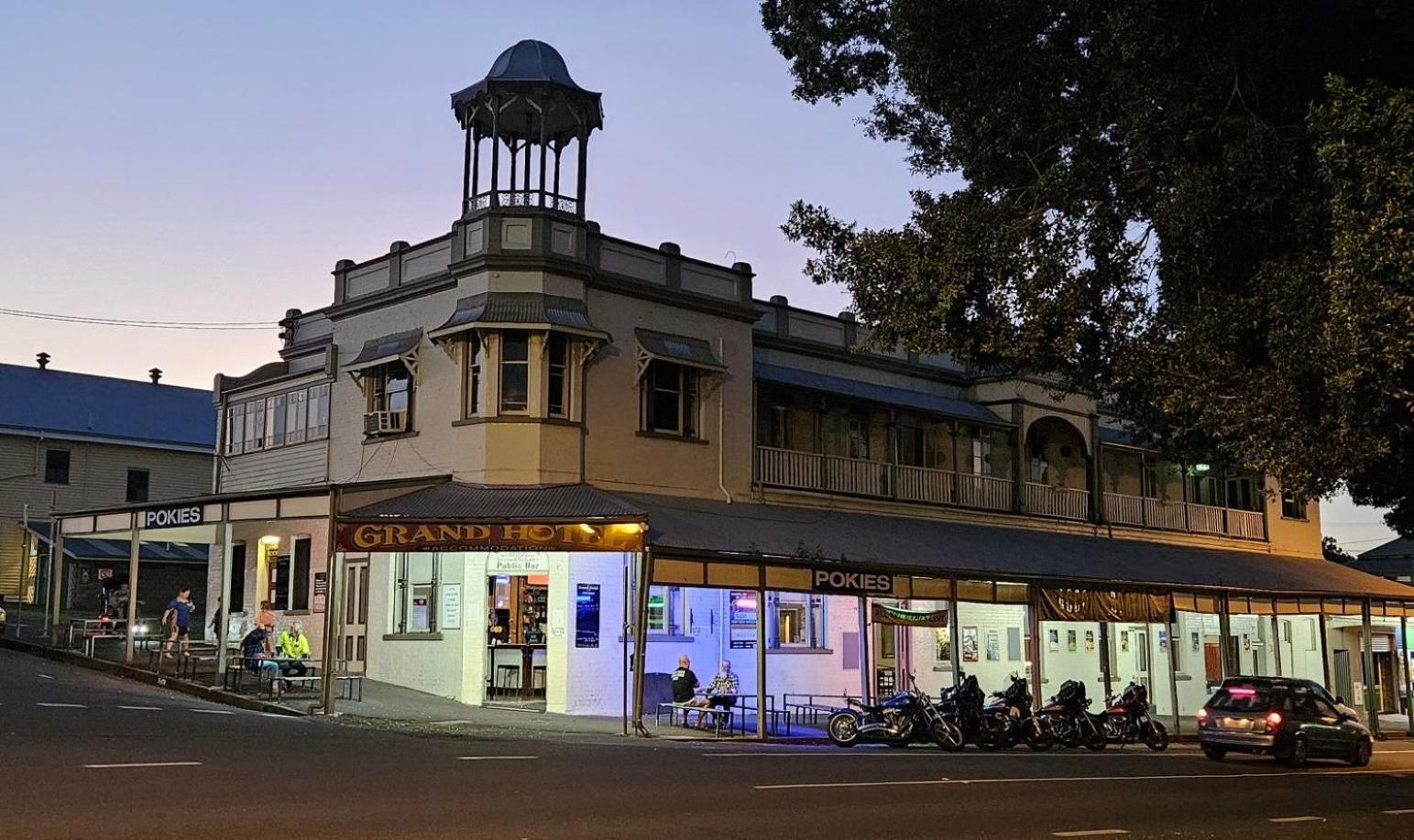 Grand Hotel Mount Morgan Exterior photo